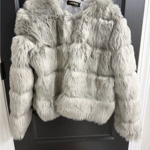 LANSHIFEI Faux Fur Jacket – Light Gray, Size M